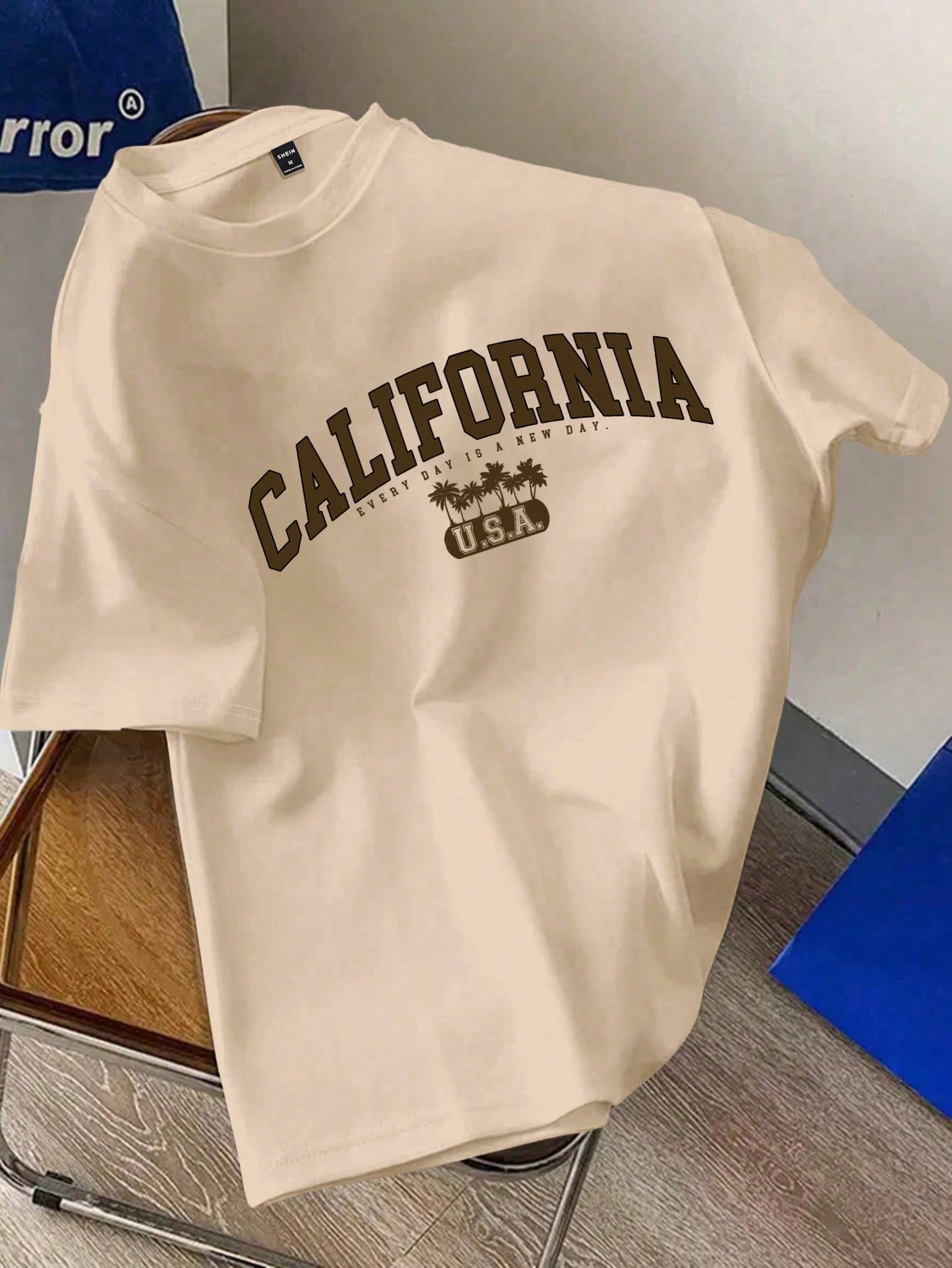 Tee Graphic Print - Men's Casual Beige Graphic Tee with