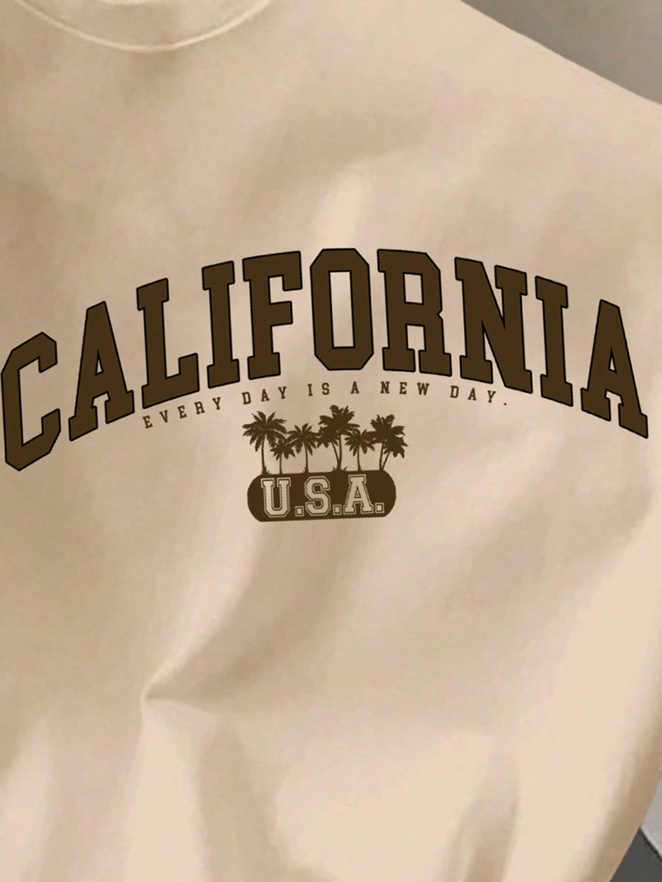 Men's Casual Beige Graphic Tee - Tee Graphic Print reseña y precio