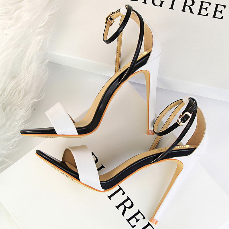 Women Black-White Concise Leat - Casual Sandal Leather reseña y precio
